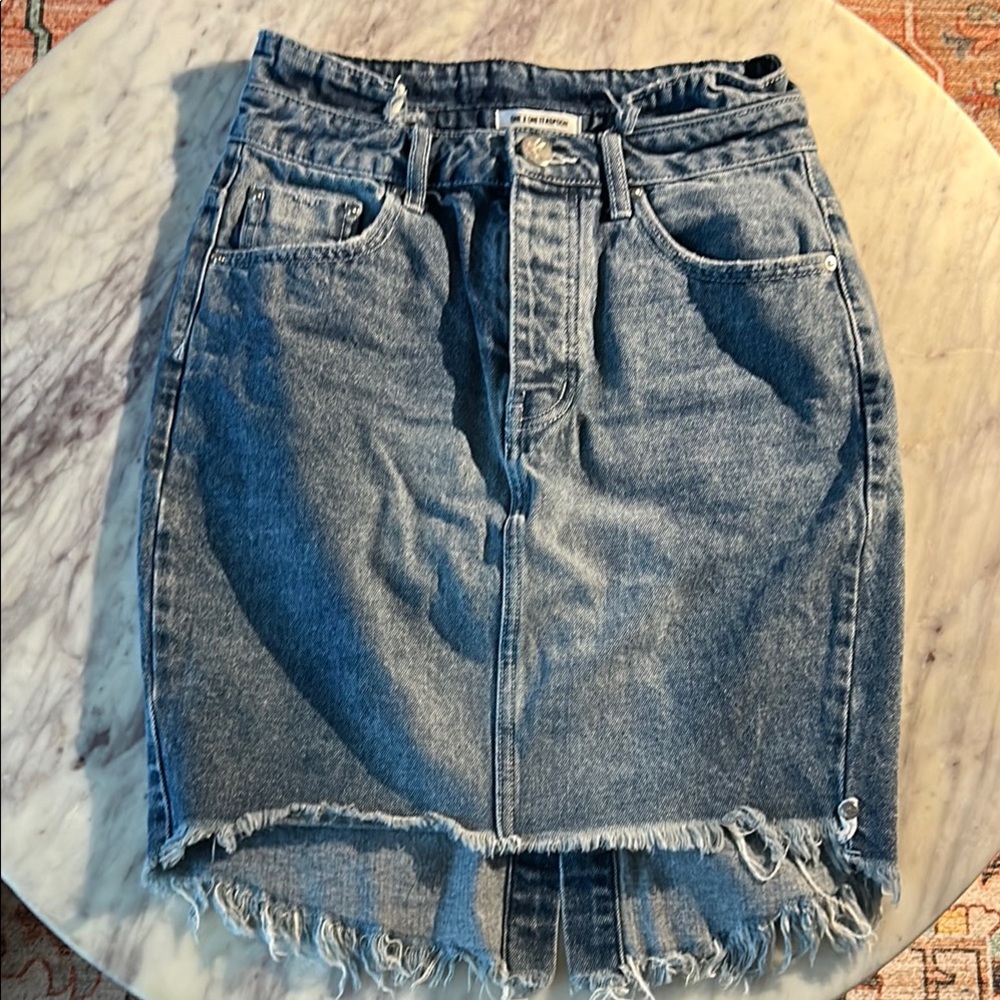 Denim Frayed Hem hi/lo button-fly Skirt